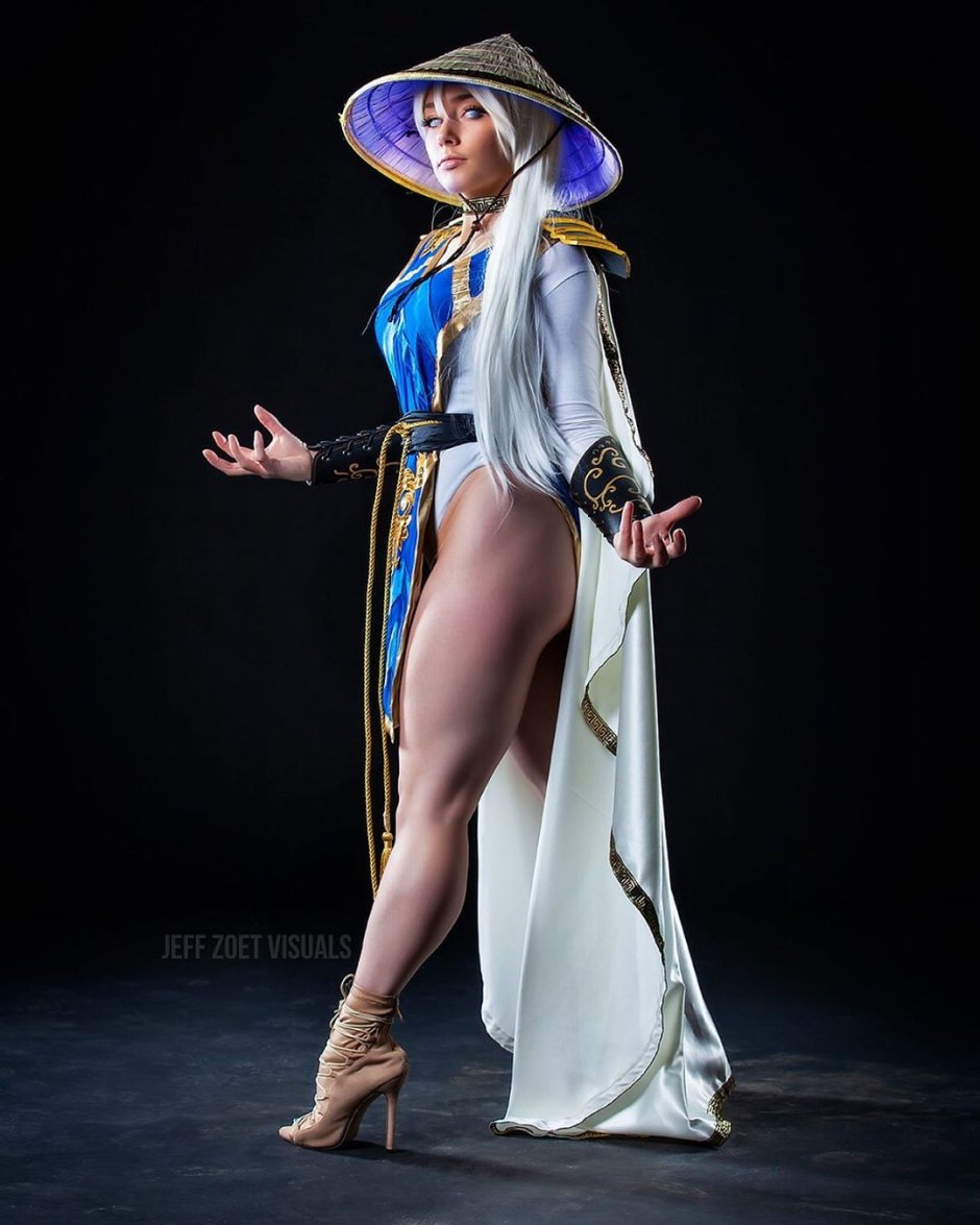 Chun whether Street Fighter Cosplay