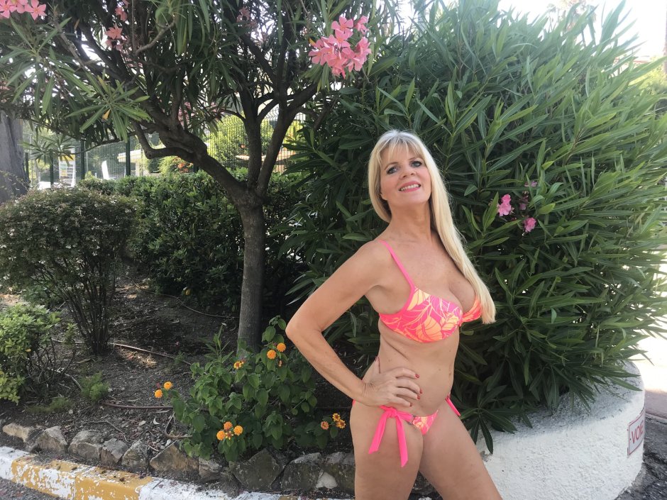 Kim Holland at 18