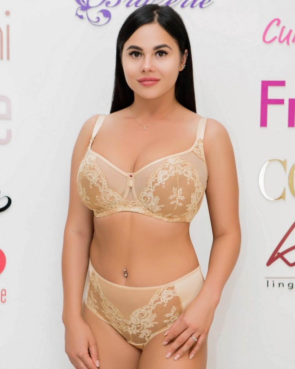 Brazerie_Lingerie model