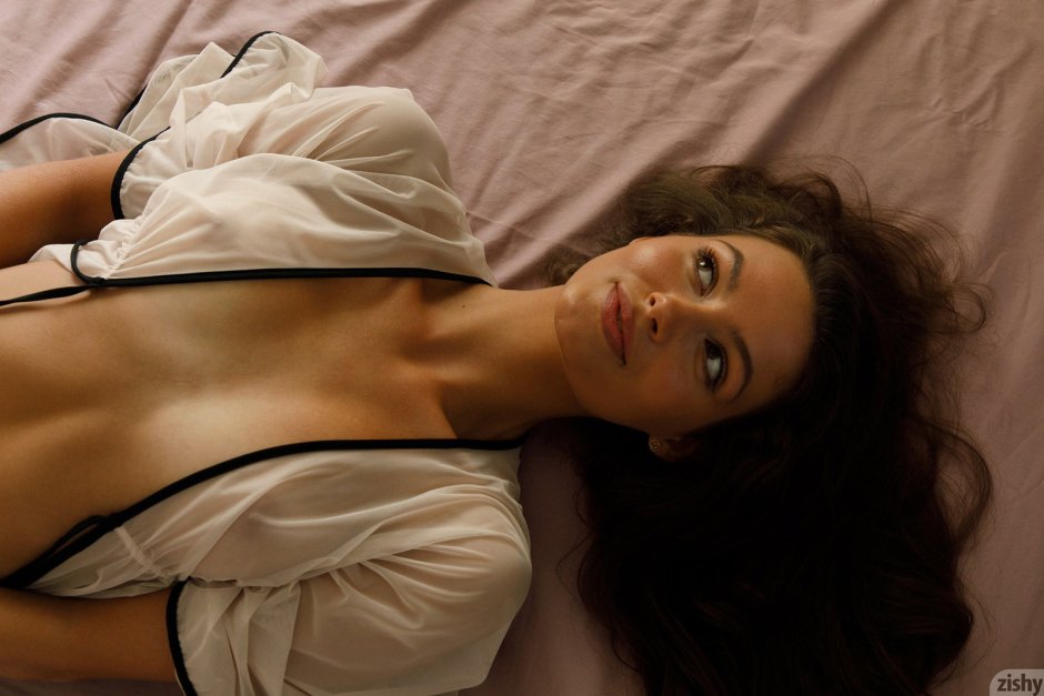 SHYLA Volbeck Erotic photo shoot