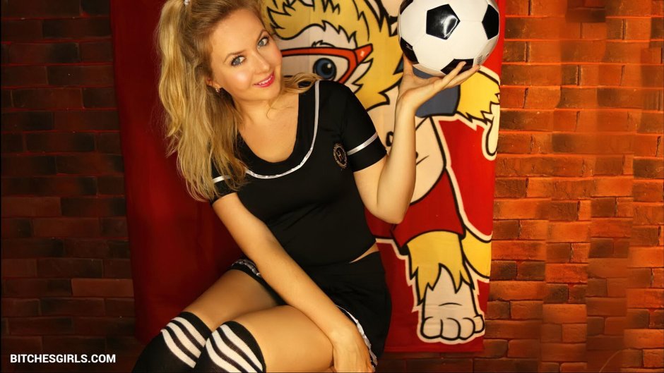 Valeria ASMR Naked