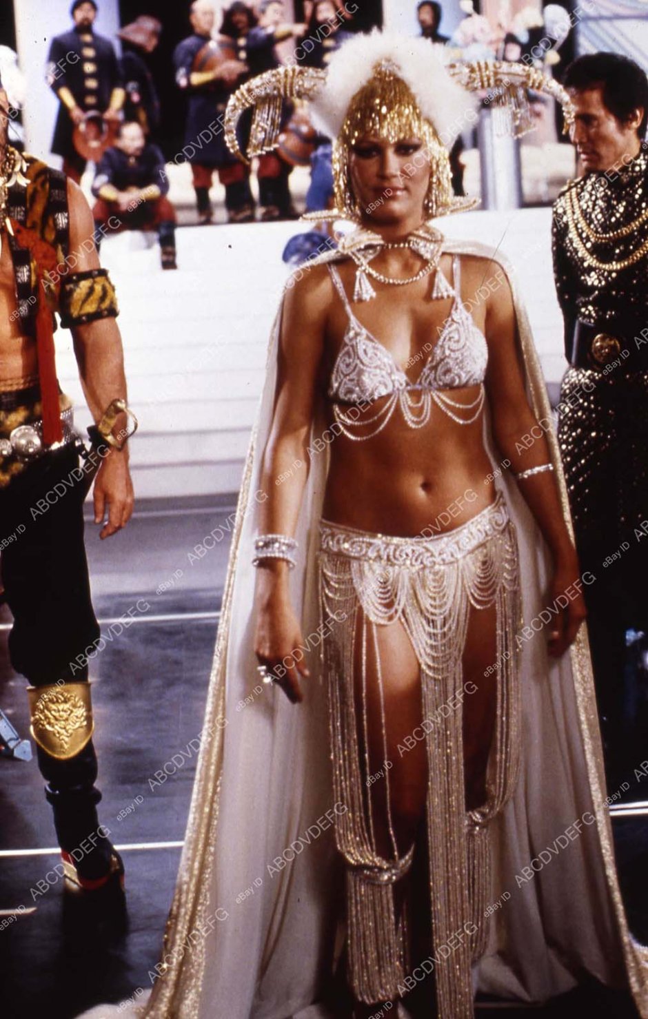 Elizabeth Perkins hot photos
