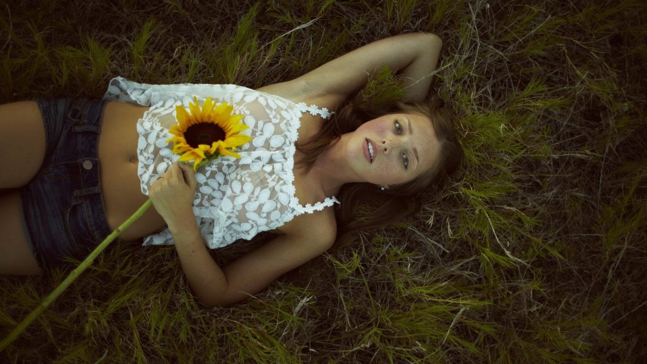 Naked in the flower field