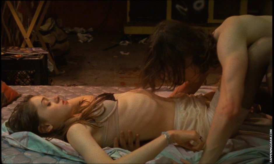 Amanda Seyfrid Third extra 2 seska goli sang photos