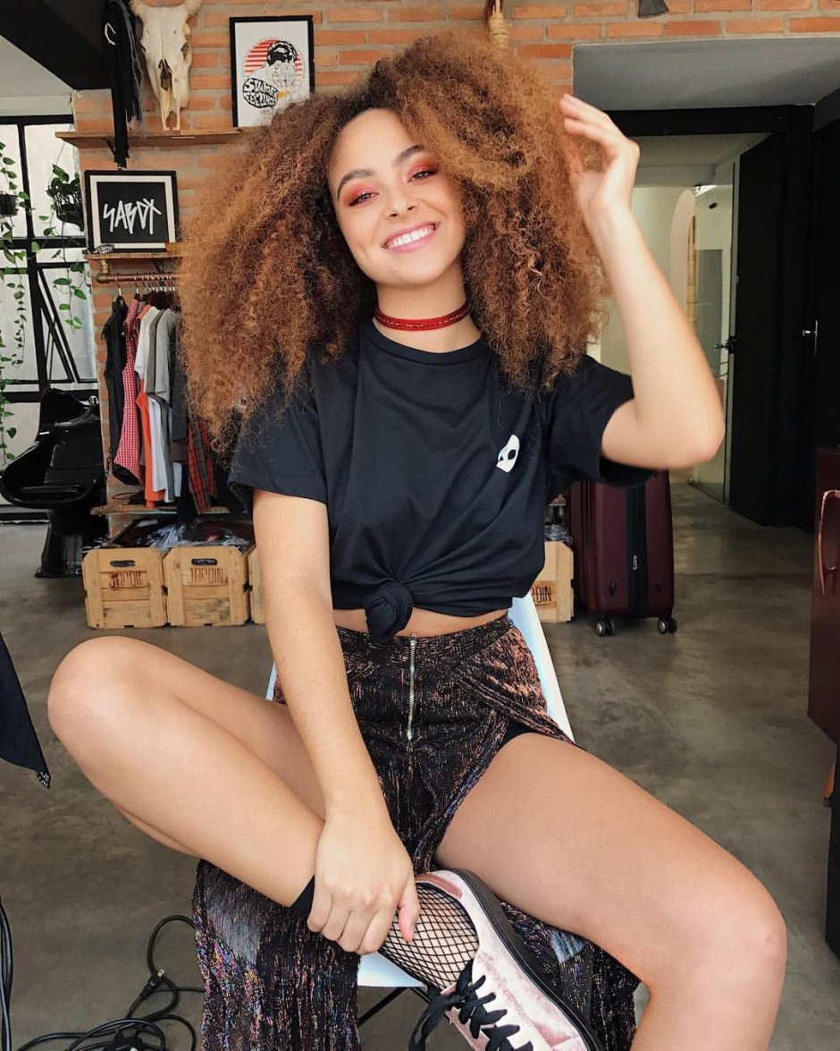 Curly Jacqueline Stone