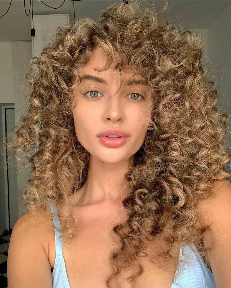Maria Love Afro Model