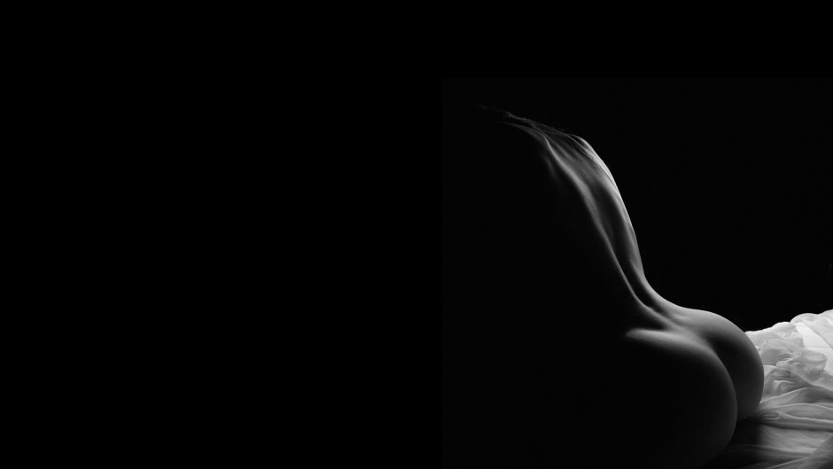 Erotic backgrounds on the desktop