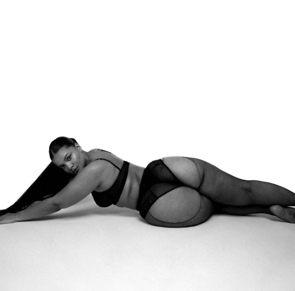 Leslie Sidora model