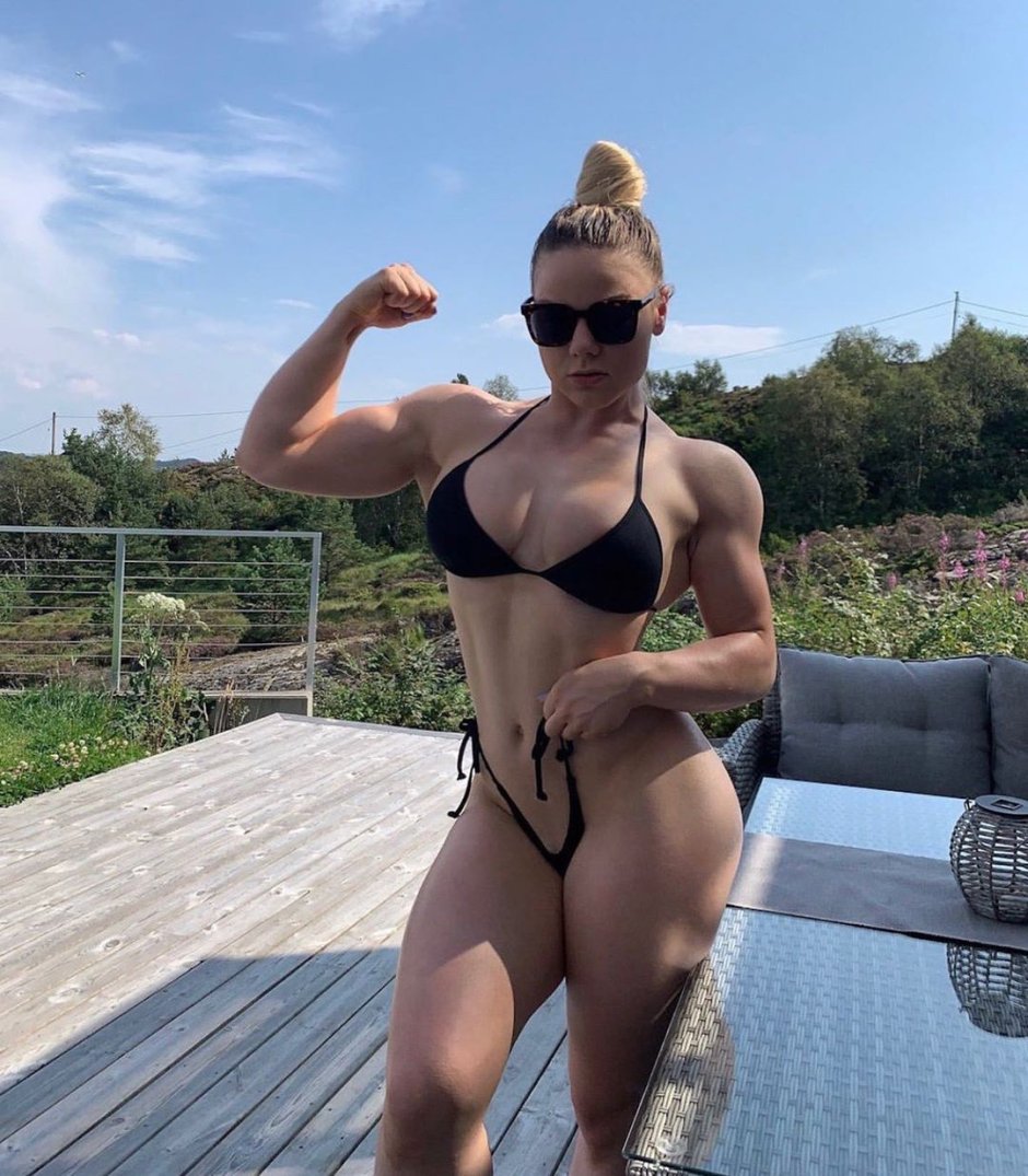 Natalia Berger legs