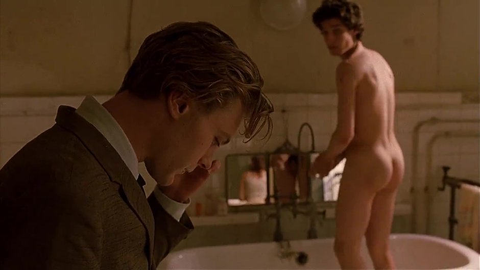 Timothy Shalame bed scenes