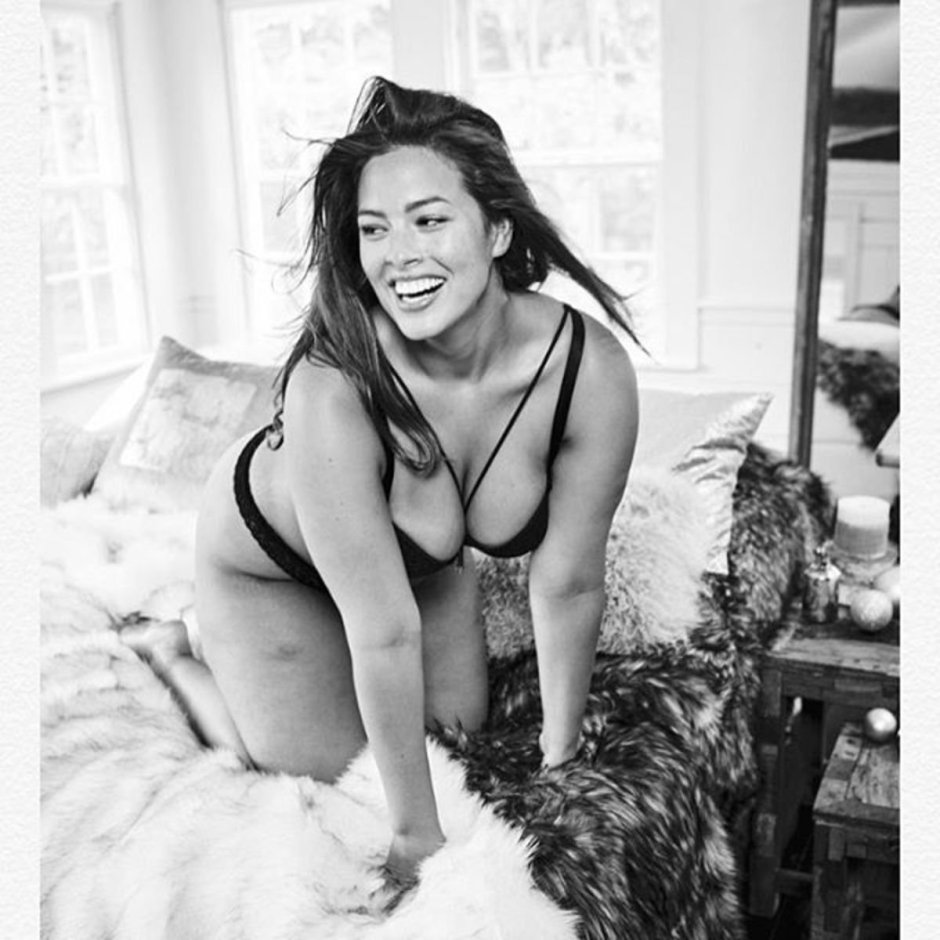 Ashley Graham stretching