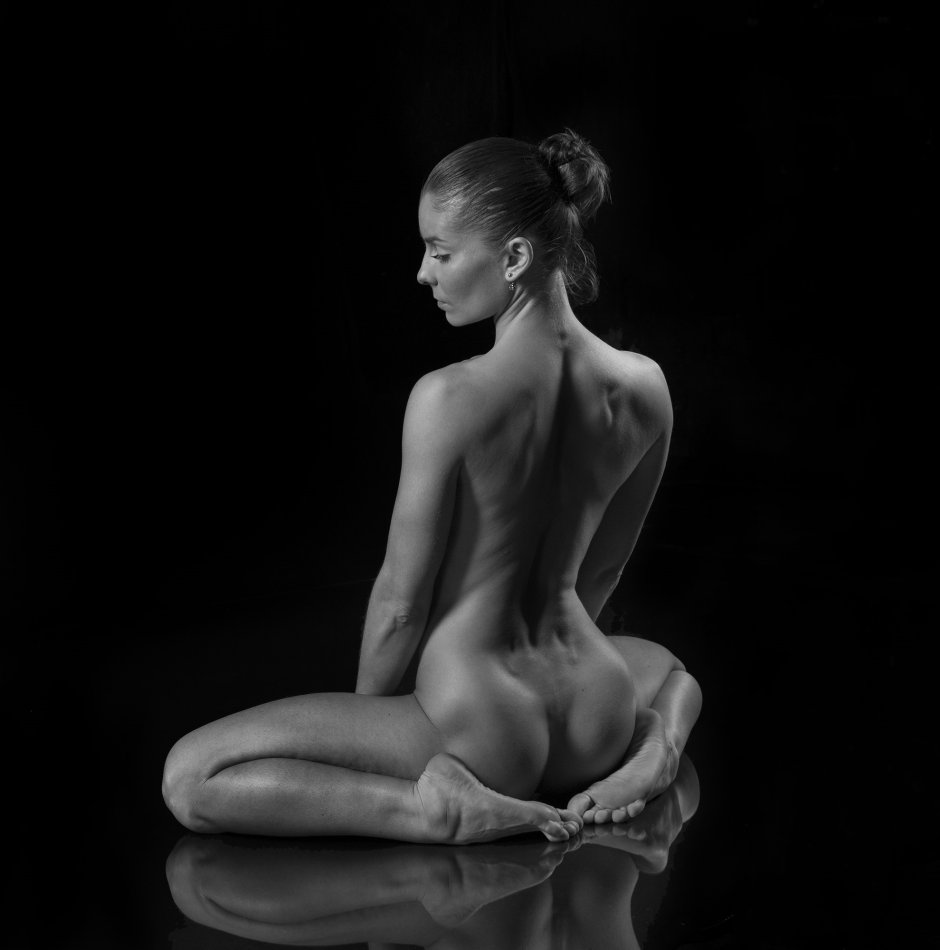 Dmitry Borisov Pygmalion L Model: Elvira Ero