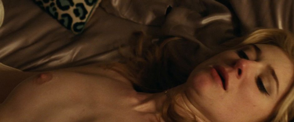 Elizabeth Olsen Marta Marsy May Marlene bed scene