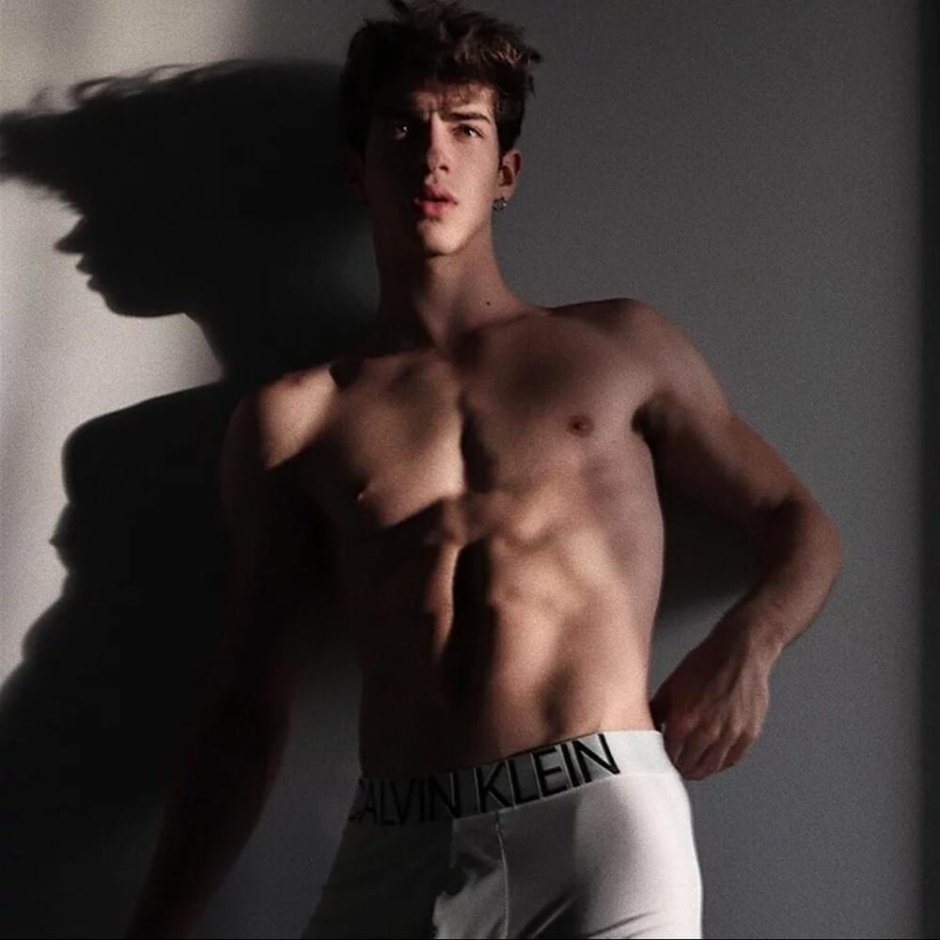 Manu Rios Torsos