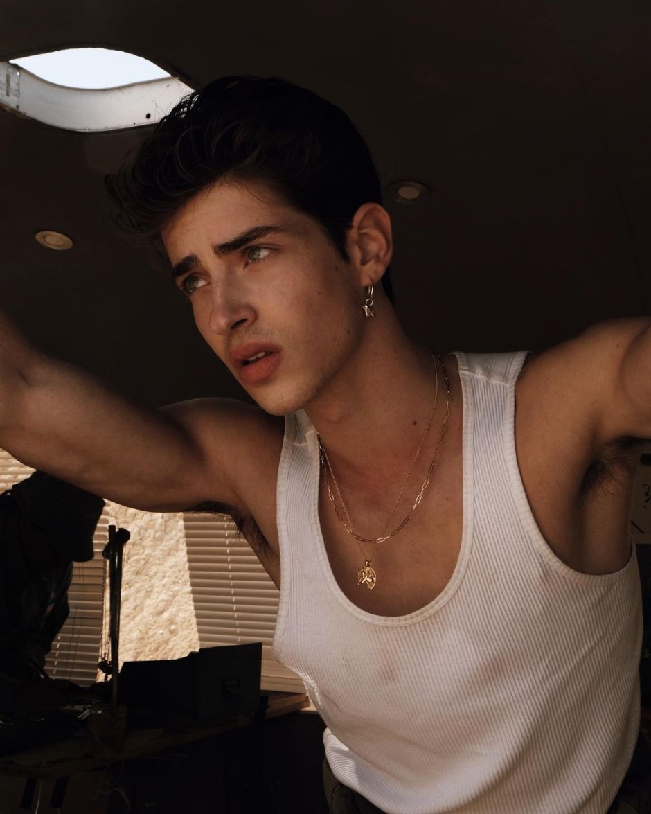 Manu Rios Hot