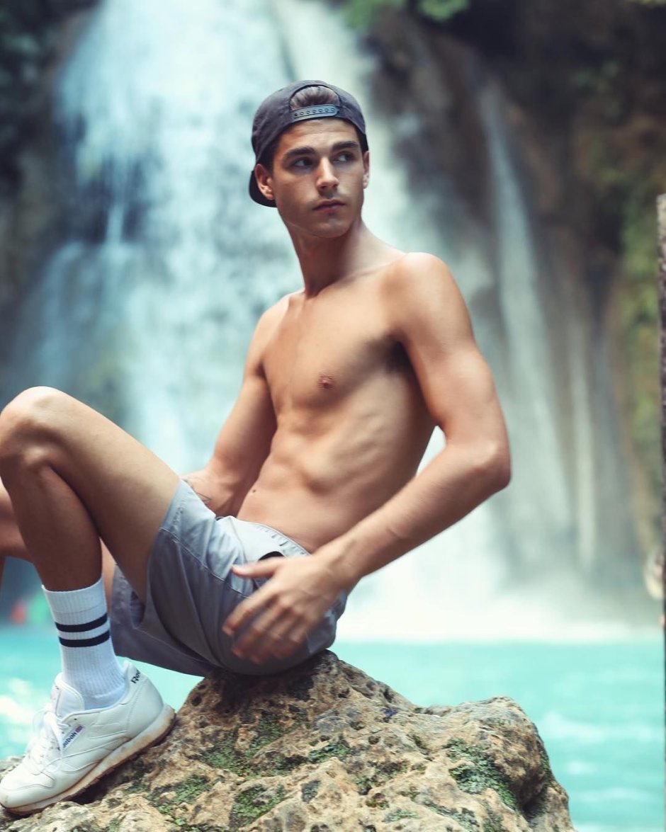 Manu Rios Body