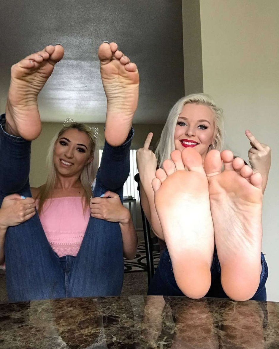 Jessica McLeod Feet
