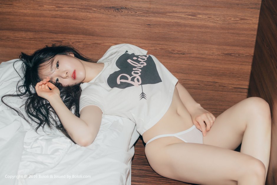 Free Preview of Shioban Mage Naked in Playboy