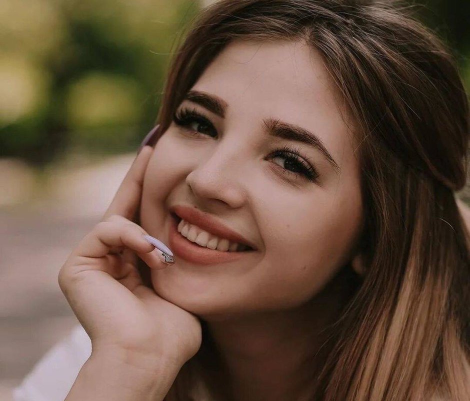 Anya Pokrov