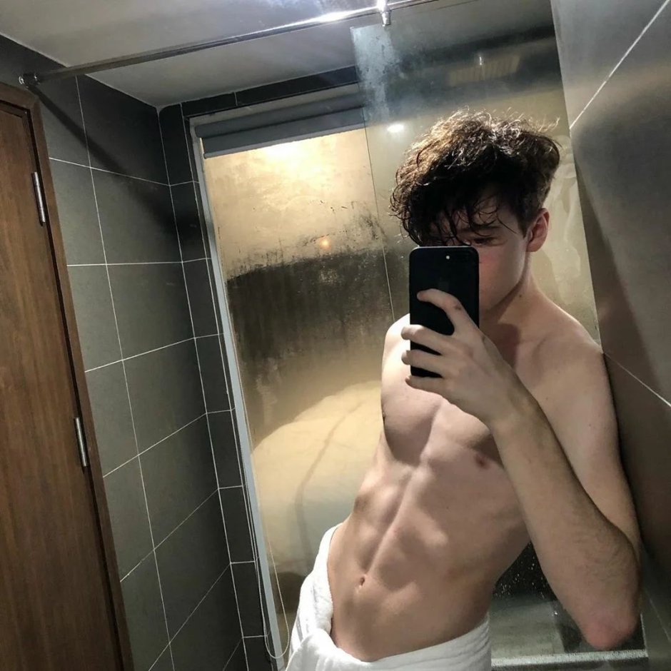 Manu Rhos torsos