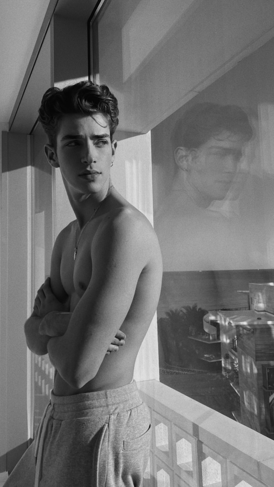 Manu rios drain naked