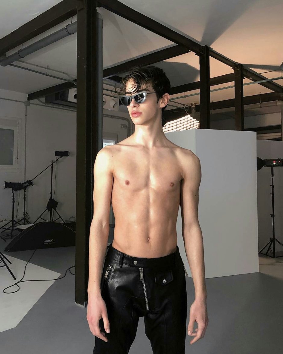 Manu Rios Torsos Press