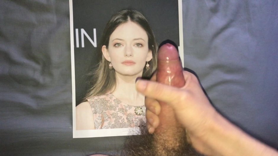Mackenzie Foy is stripping