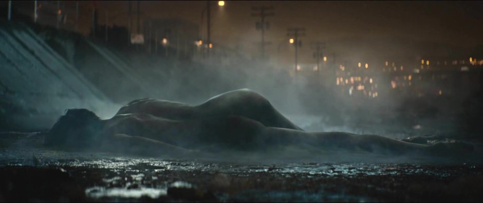 Mackenzie Davis bed scenes