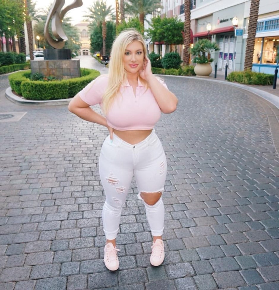 Taya Christian (@Thedoctorbae)