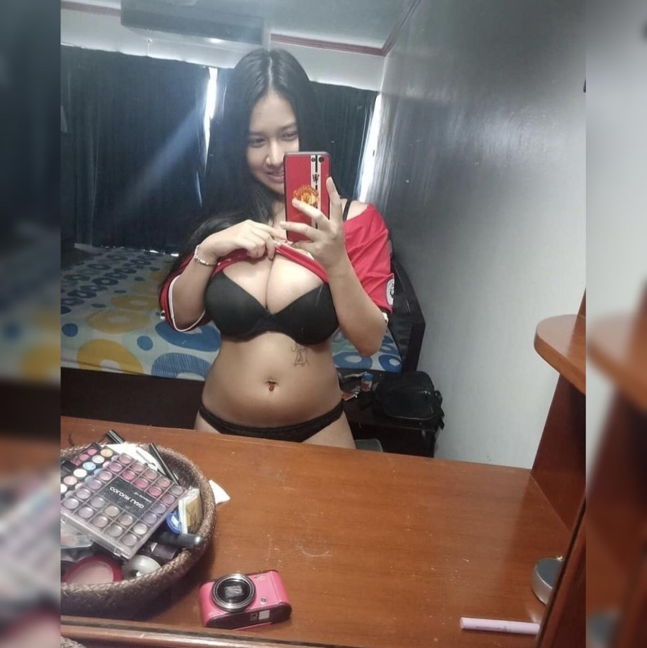 Cewek Modifikasi Motor Semok