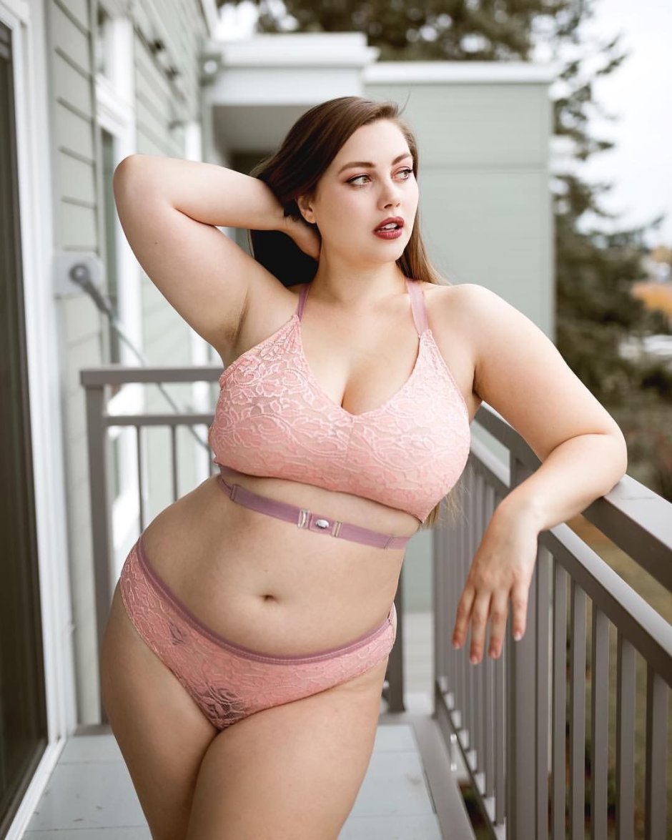 Selfies of Korean in lingerie