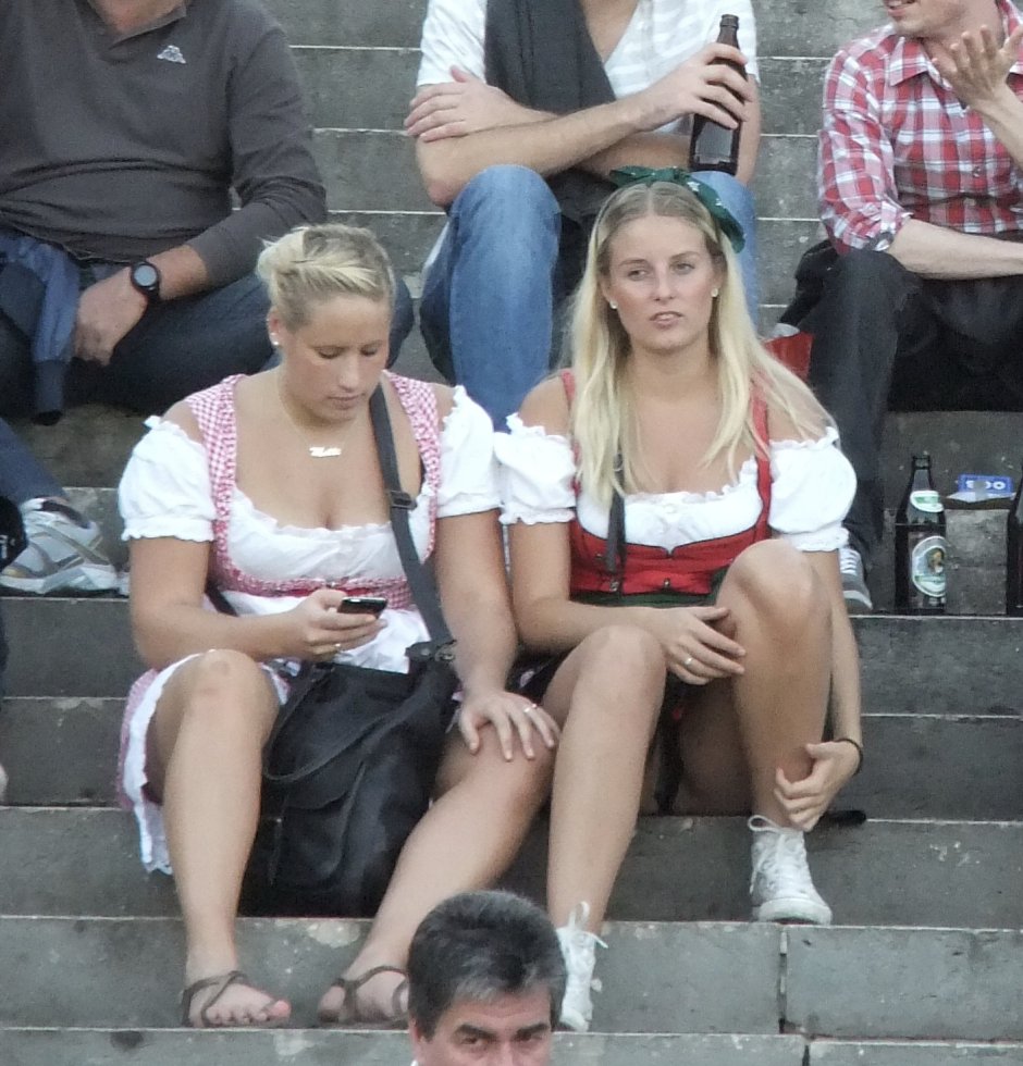 Drunk girls without panties