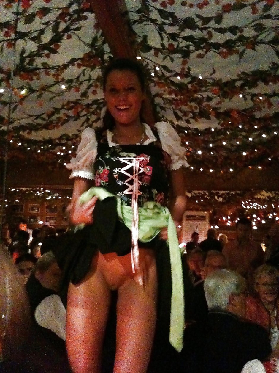 Oktoberfest Girls without panties