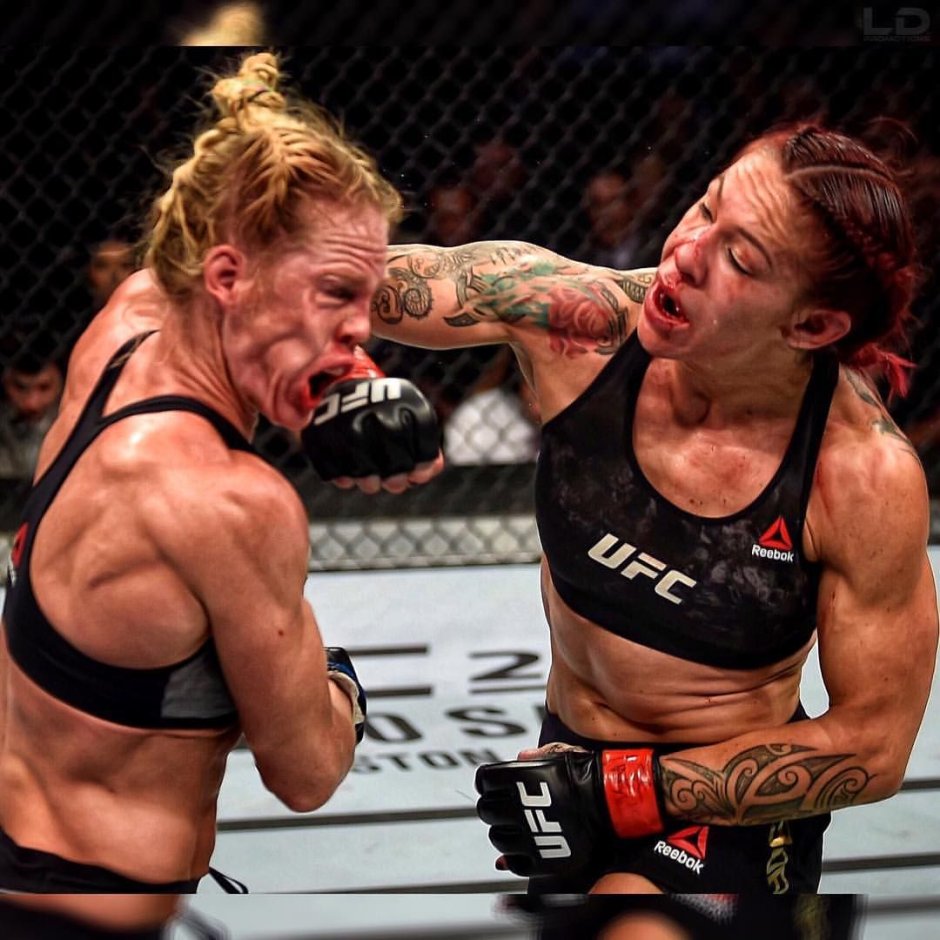 Linderi Finging Chloe Cameron