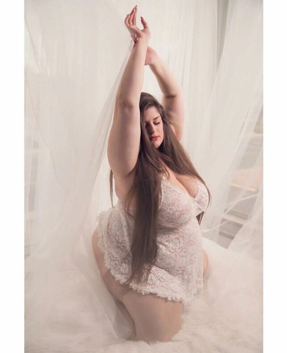 Natalia Lozano model Plus-Size nude