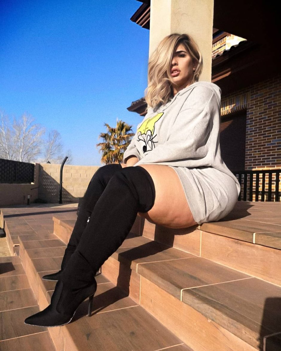 Natalia Lozano Plus-Size model