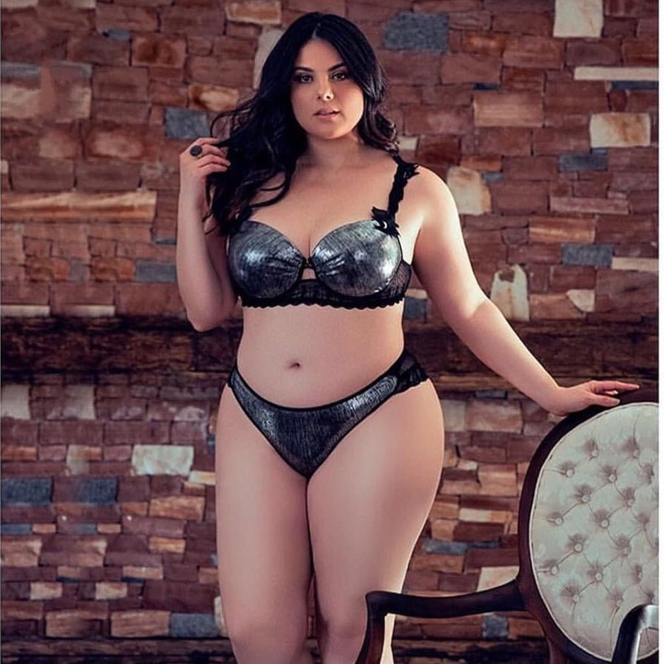 Natalia Lozano Plus-Size model