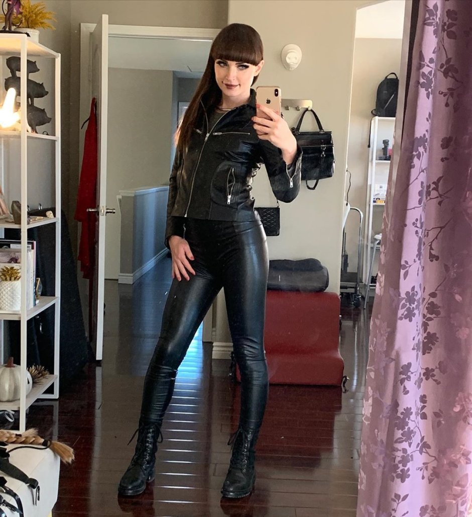 Natalie Mars Sissy