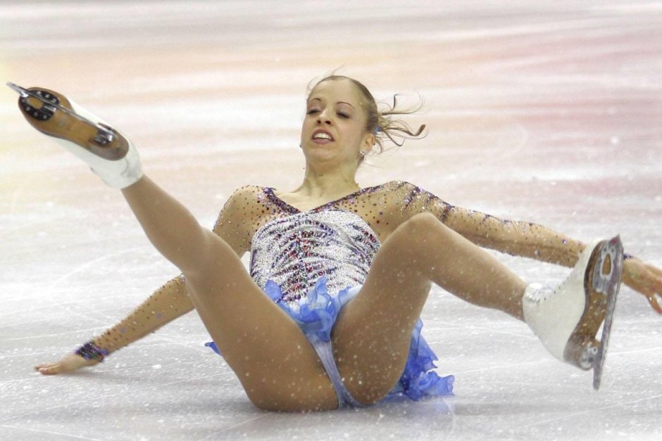 Carolina Kostner skater