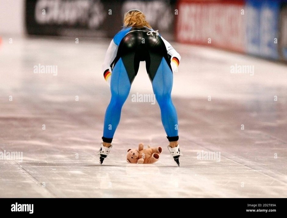 Skating Svetlana Zhurova legs