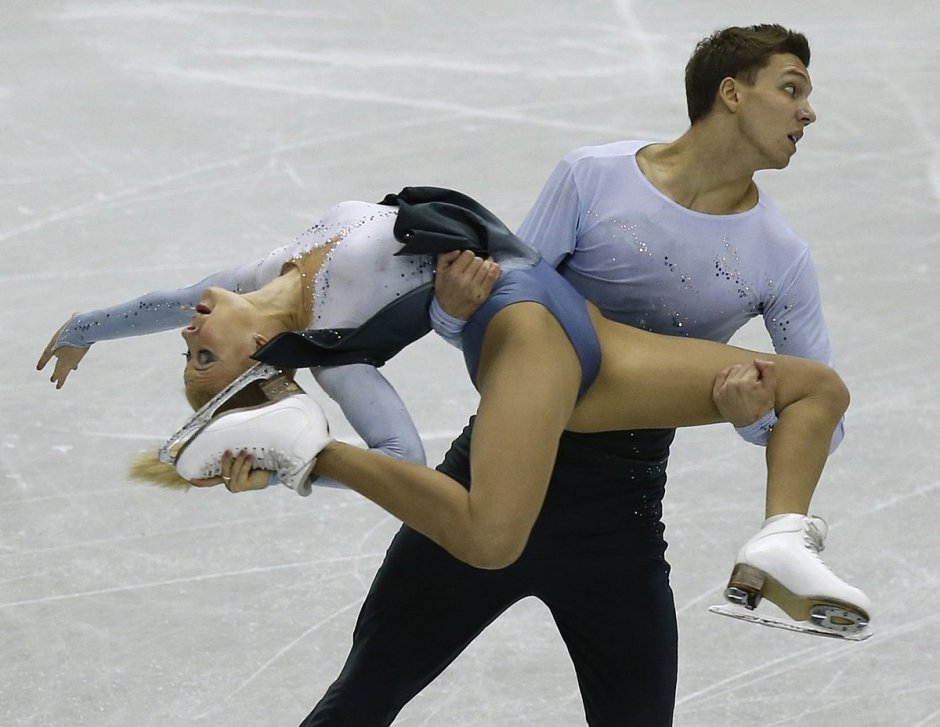 Ekaterina Bobrova embarrassing on ice