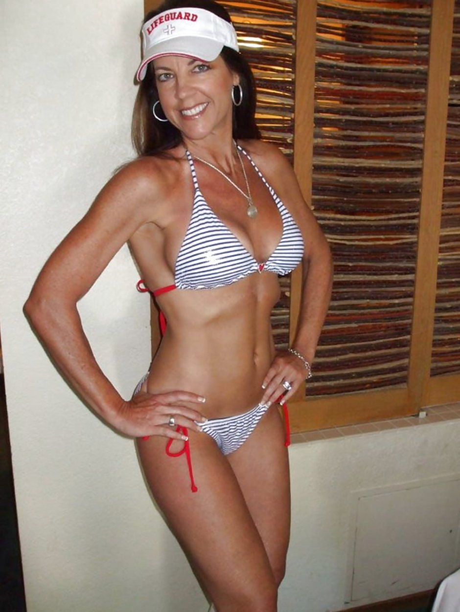 Tanned women 40 le