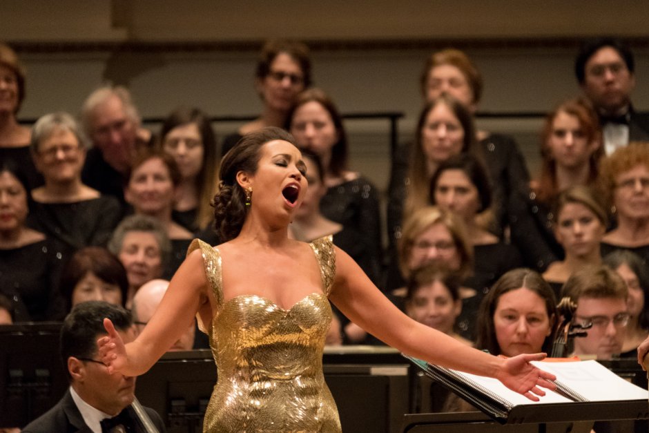 Opera Nadine Sierra