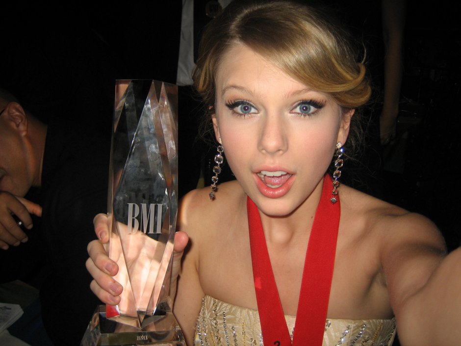Taylor Swift Feet Deepfake