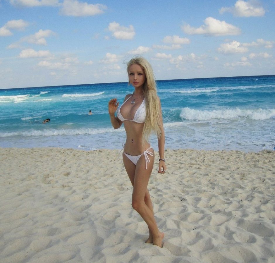 Valeria Lukyanova in bikini