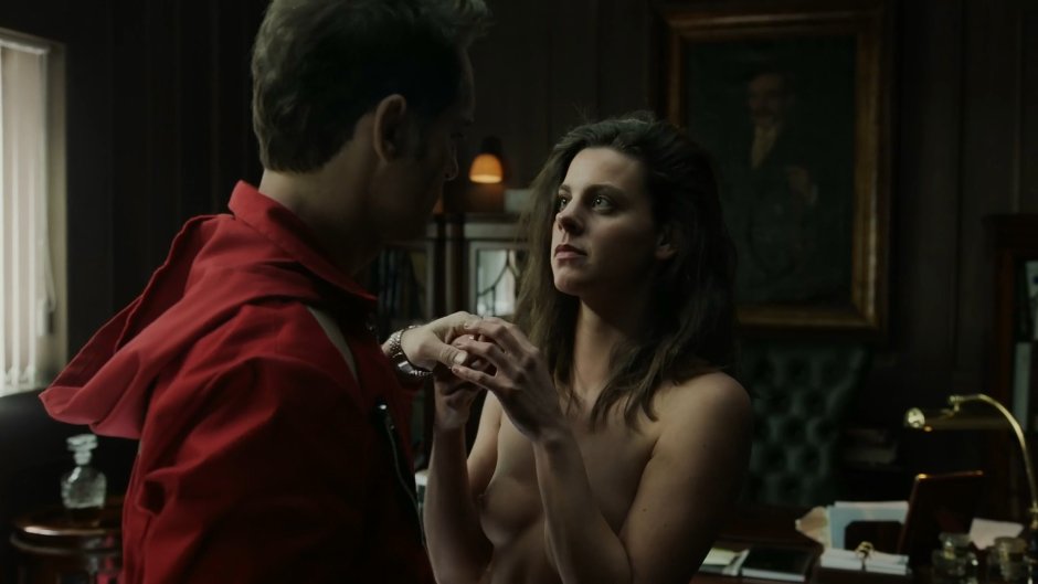 Ursula Korbero chest