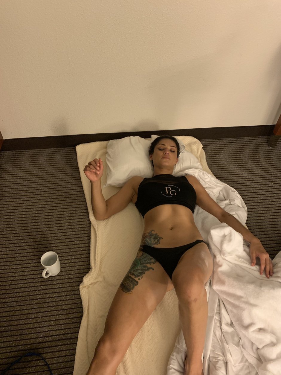 Legs Pearl Gonzalez
