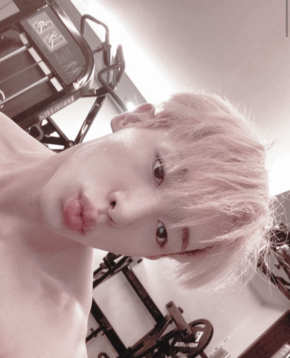 MONSTA X Vonkho Thoros 2021