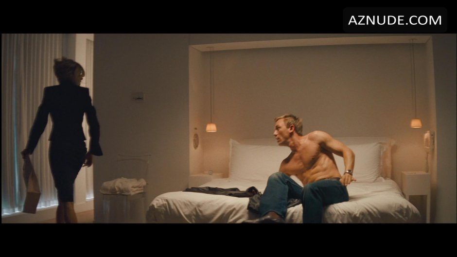 Daniel Craig Body
