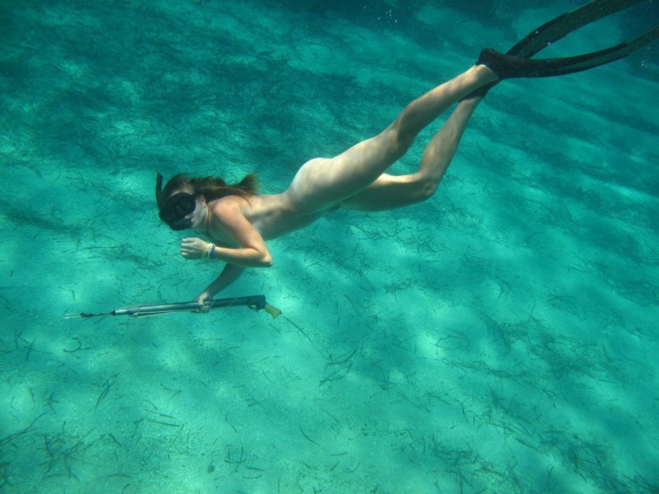 Nikki Thorne Naked Diving